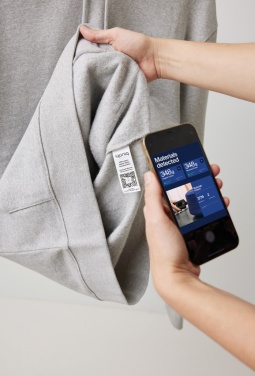 Logotrade kampanjprodukter bild: Iqoniq Torres hoodie i återvunnen ofärgad bomull